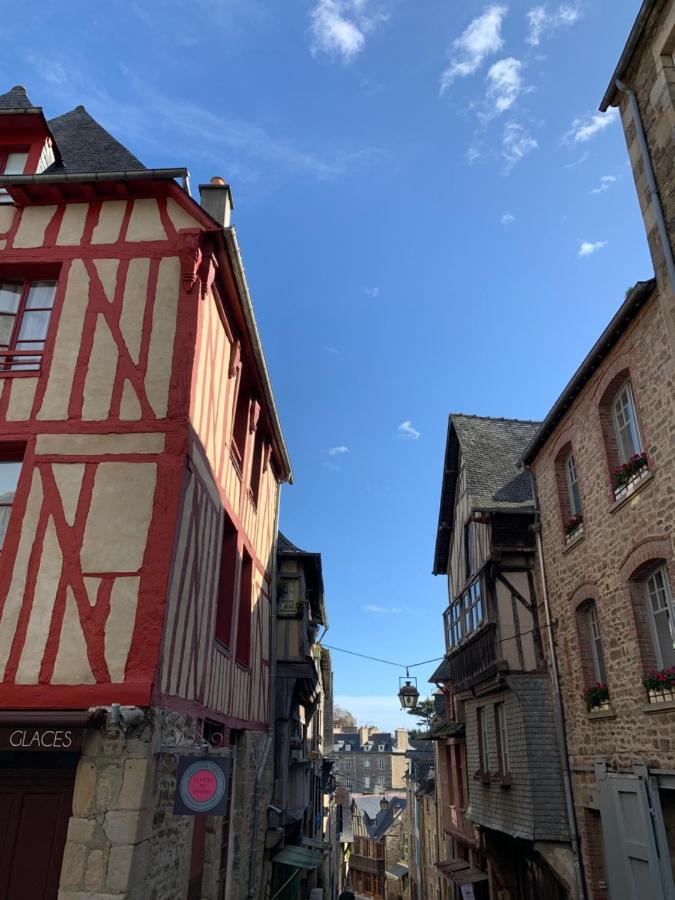 Le Grenier Studio De Charme Centre Historique Dinan Exterior photo