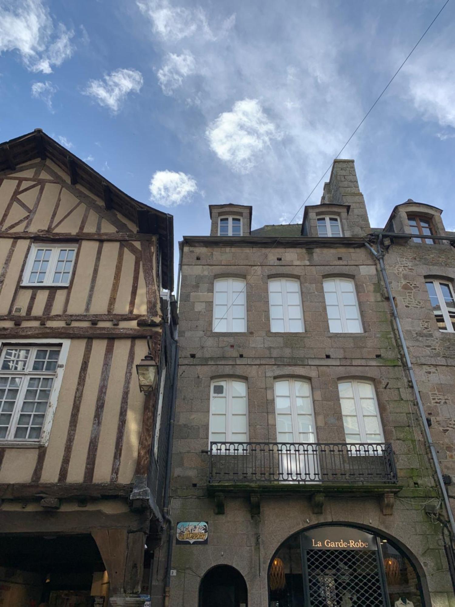 Le Grenier Studio De Charme Centre Historique Dinan Exterior photo